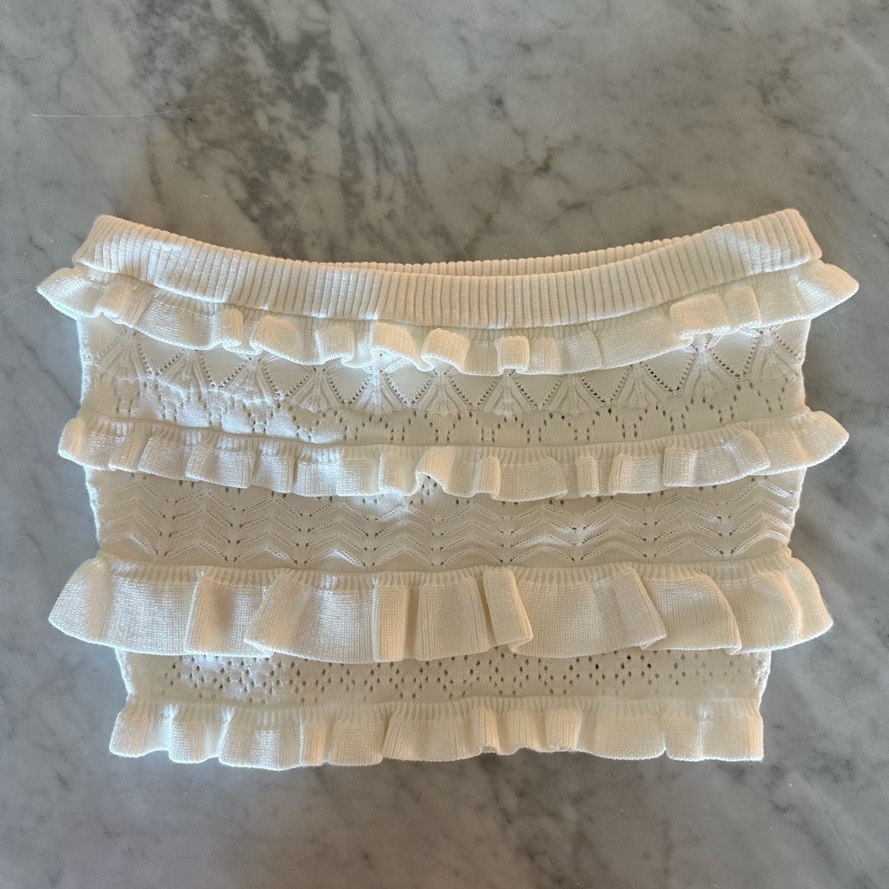 Item Ditto women’s ruffled sweater Tube crop top Medium